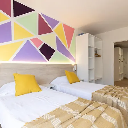 Apartment Uhc Festival Village Salou